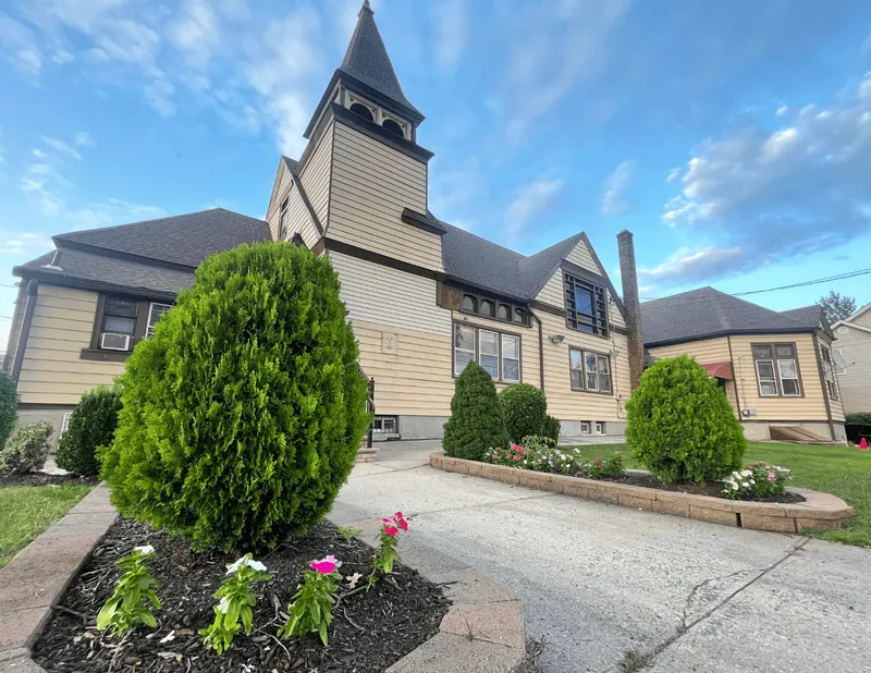 Elizabeth Spanish Seventh-day Adventist Church featured