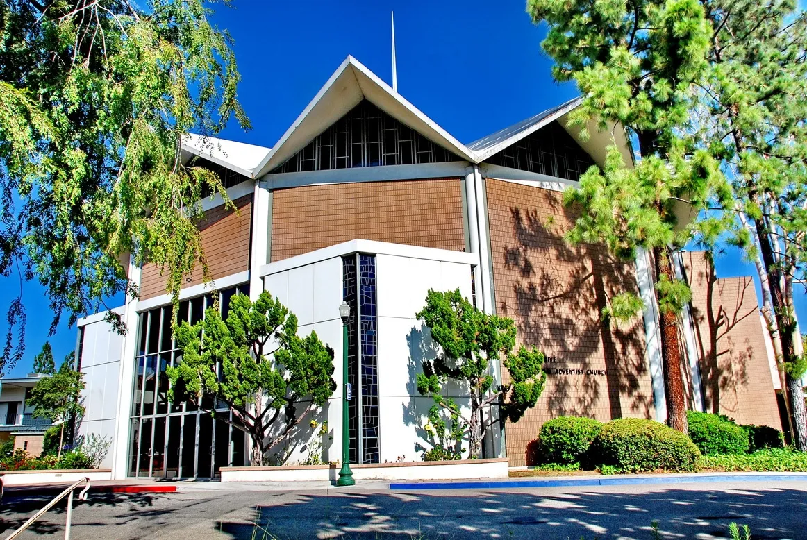 vallejo drive sda church glendale - exterior