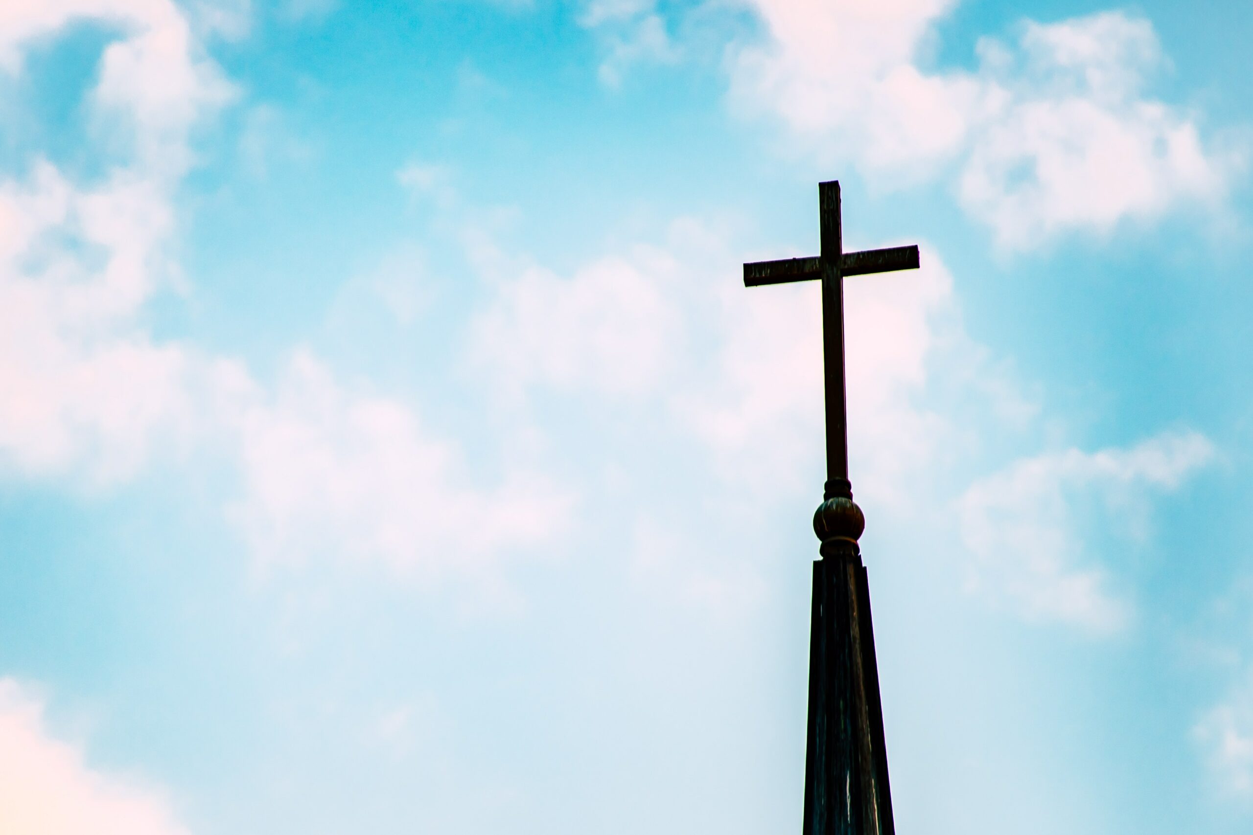 What are the Differences Between Seventh-day Adventism and Sunday Adventism?