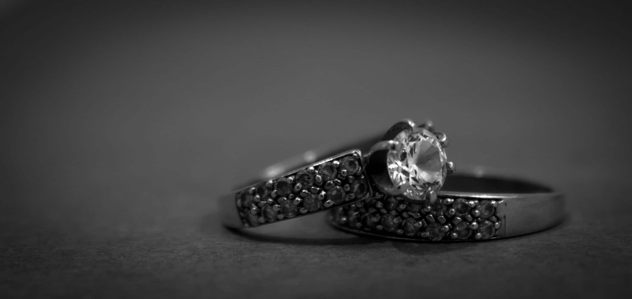 Do Adventists Wear Wedding Rings? (Why and Why Not)